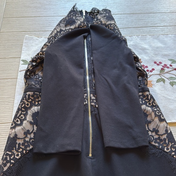 Bebe Lace dress - Picture 7 of 8